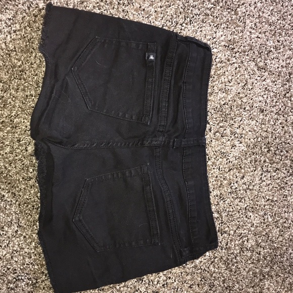 hot topic jean shorts - Picture 3 of 6